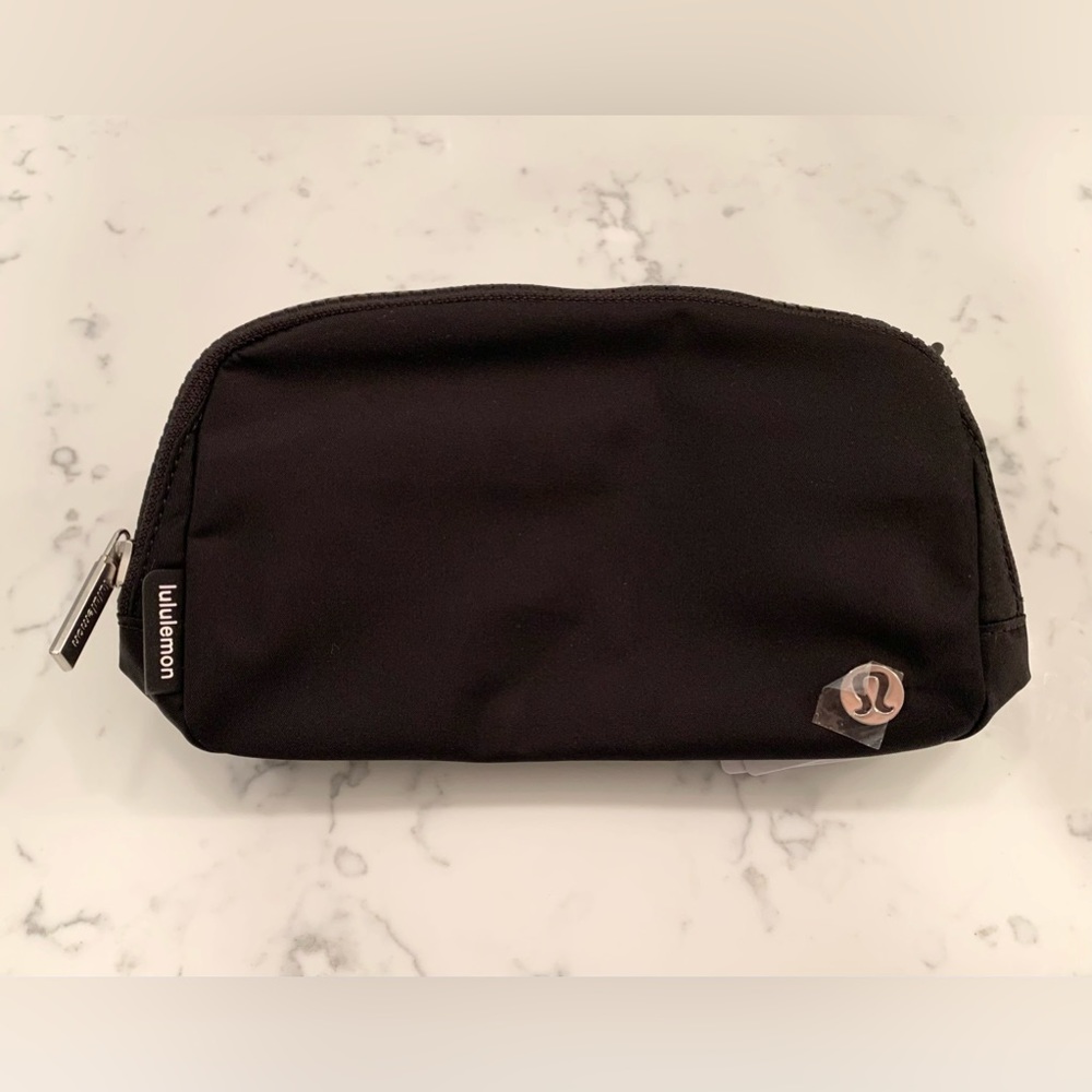 Lululemon Everywhere Belt Bag